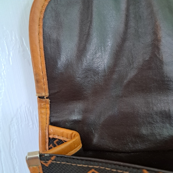 Sac Givenchy Vintage Signature Pattern Shoulder Bag. - Picture 11 of 11